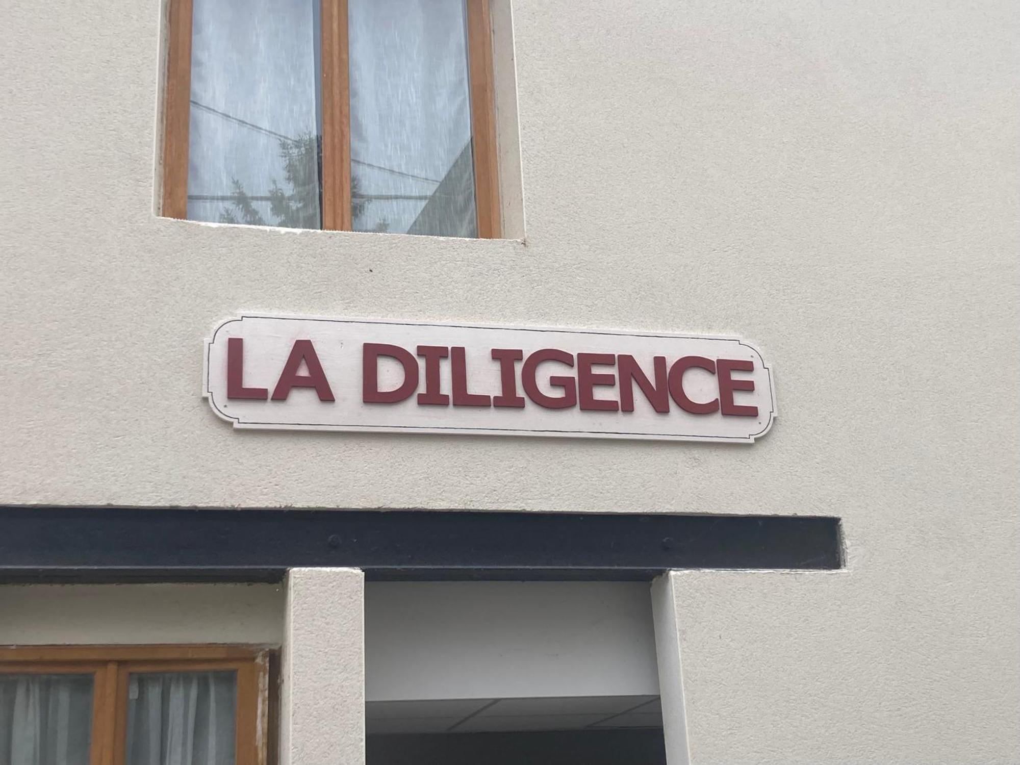 Le Carrosse, La Diligence, Centre Saint Jean De Losne Tarif 2Pers 1 Chambre, Tarif 4 Pers 2 Chambres Exterior foto